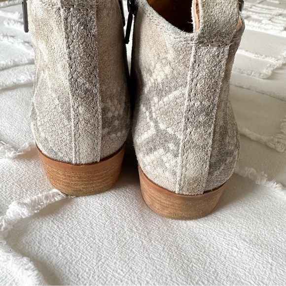 Lucky Brand grey suede ankle boots Sz. 39 - Picture 4 of 8